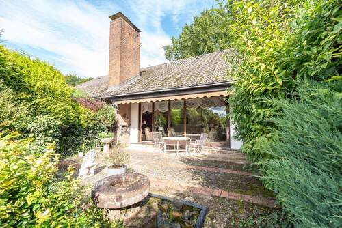 Terrasse - Solides Einfamilienhaus mit großem Garten