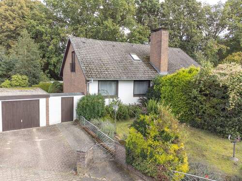 Straßenansicht - 5 Zimmer Einfamilienhaus in Bad Segeberg