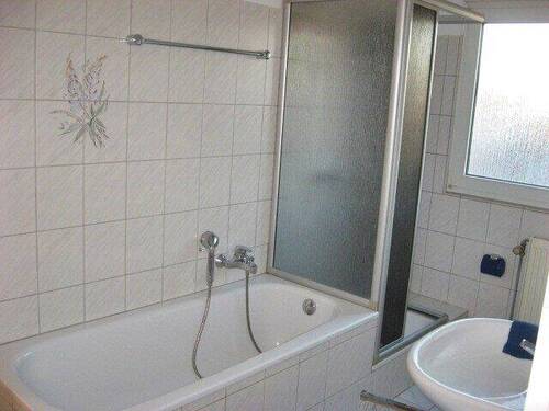 WE DG Wannenduschbad Bilder nach Renovierung 2015 - 