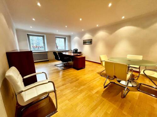 Büro 1 I - IMMOBILIEN SCHNEIDER - Lehel - Großzügige Büroeinheit mit Souterrain in Top Lage