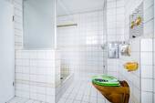 ... und separater Dusche - 