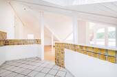 Offene Küche mit Blick ins Wohnstudio - 