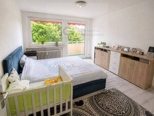Schlafzimmer - 2 Zimmer Etagenwohnung zum Kaufen in Kassel / Wolfsanger