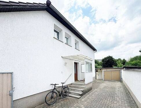 ...hier gehts rein und in die Garage - 4 Zimmer Doppelhaushälfte zum Kaufen in Kalbe (Milde)