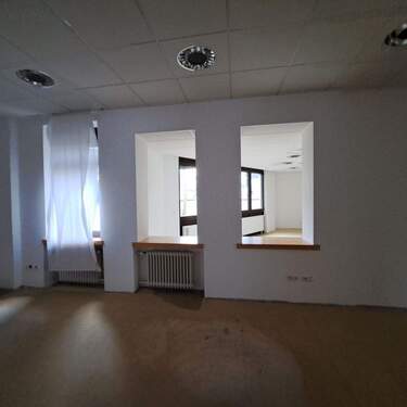 Verkaufsraum - hinterer Bereich - 