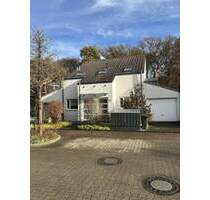 Exklusives Architektenhaus mit zwei Wohneinheiten in bester Wohnlage - Langenfeld Reusrath