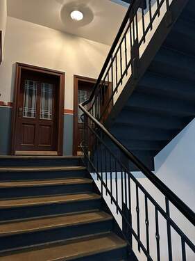 Treppenhaus - 2 Zimmer Etagenwohnung in Leipzig