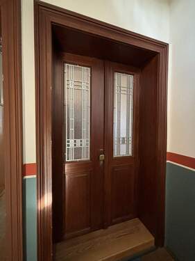 Original - Eingangstür - Etagenwohnung mit 56,90 m&sup2; in Leipzig zum Kaufen