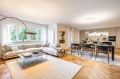 Wohnzimmer - AIGNER - Exklusives Wohnen mit Stil: Luxussanierte Etagenwohnung auf höchstem Niveau
