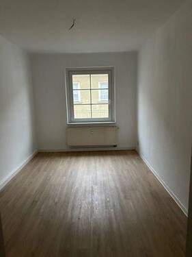 03 Schlafen.jpg - 5 Zimmer Etagenwohnung in Strehla