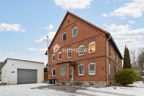 Außenansicht 1 - Historischer Charme trifft modernen Wohnkomfort - Ihr neues Zuhause mit Gartenidylle