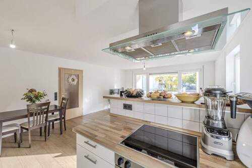 Küche - Moderne 4-Zimmer-Wohnung mit Südbalkon im Herzen von Bissingen!