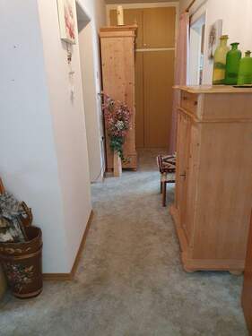 Diele und Eingang. - 2 Zimmer Etagenwohnung zum Kaufen in Waldkraiburg