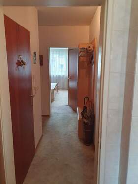 Diele Abstellraum Schlafen. - Etagenwohnung mit 62,00 m&sup2; in Waldkraiburg zum Kaufen