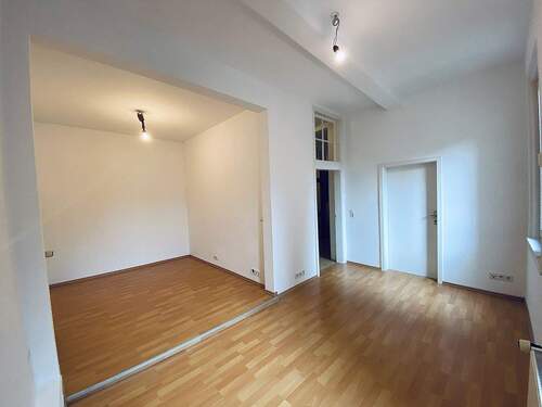 Zimmer 1 - 4 Zimmer Etagenwohnung in Coburg