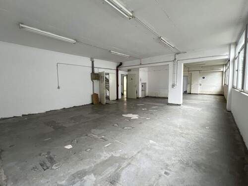 EG - Halle in Leverkusen