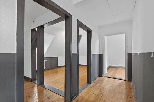 Flur Dachgeschoss hinterer Teil - 