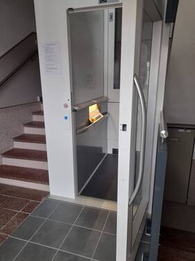 01b Aufzug.jpg - Etagenwohnung mit 77,00 m&sup2; in Hoyerswerda zum Kaufen