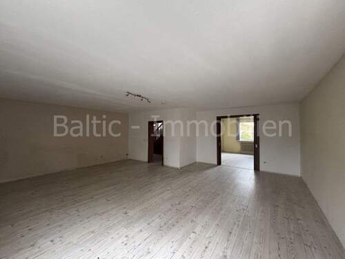 Wohnzimmer EG - 4 Zimmer Einfamilienhaus in Neustadt in Holstein