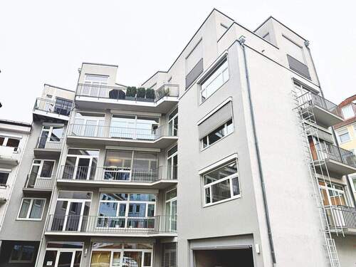 Hausansicht Rückgebäude - IMMOBILIEN SCHNEIDER - Altstadt - Perfekt geschnittene Büroetage in bester Lage