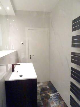 Badezimmer - rückwärtig - 