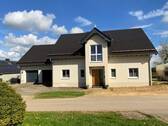 Strassenansicht - 7 Zimmer Einfamilienhaus zum Kaufen in Habscheid