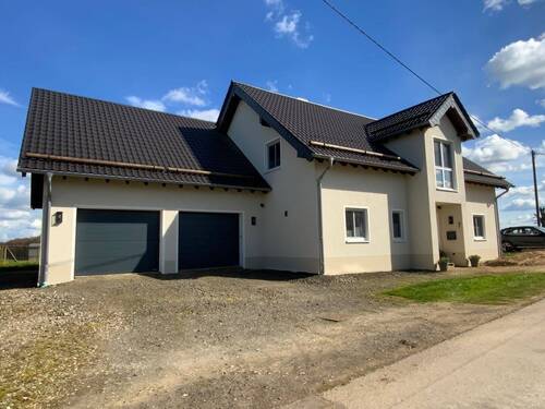 Strassenansicht - 7 Zimmer Einfamilienhaus in Habscheid