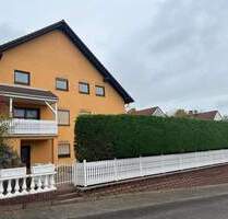 Helle 3-ZKB-Dachgeschosswohnung mit Balkon in gepflegtem Mehrfamilienhaus – Kopernikusstraße 15, 66333 Völklingen