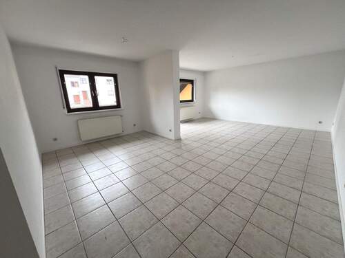 Ess-/Wohnzimmer - Etagenwohnung mit 100,00 m² in Völklingen zur Miete