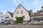 Reichlich Platz in den eigenen vier Wänden - 9 Zimmer Mehrfamilienhaus, Wohnhaus zum Kaufen in Stuttgart / Mühlhausen