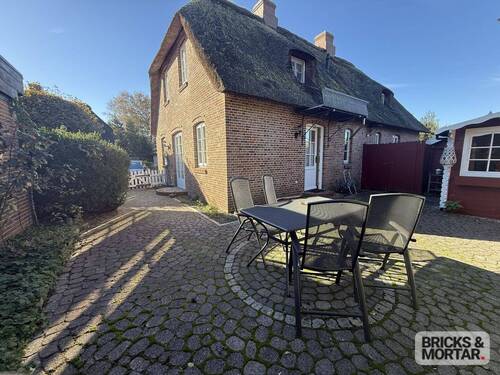 Haus mit Innenhof - Wohnen unter Reet zur individuellen Nutzung