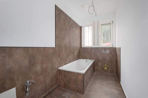 Badezimmer - 4 Zimmer Etagenwohnung zur Miete in Walzbachtal / Wössingen