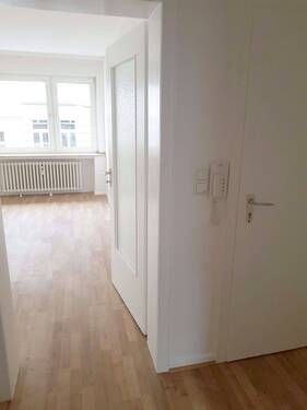 Blick ins Wohnzimmer - Mehrfamilienhaus, Wohnhaus in Mönchengladbach