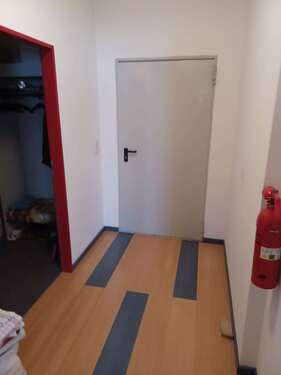 Zugang Umkleide und Lager OG - 