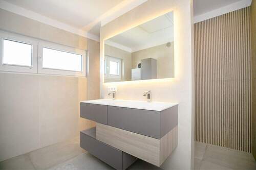 Badezimmer Dachgeschoss - 