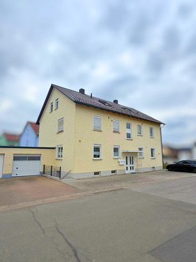 Bea Sudetens 2 Pfreimd Vermietung (2).png - Geräumige Mietwohnung in Pfreimd mit Badewanne und Garage, frei ab sofort