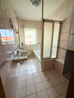 Bea Sudetens 2 Pfreimd Vermietung (3).png - Etagenwohnung mit 56,00 m&sup2; in Pfreimd zur Miete