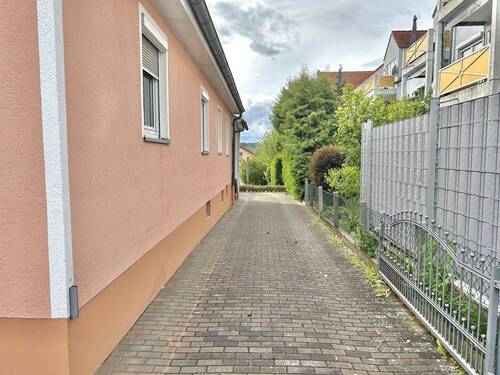 Einfahrt - 7 Zimmer Einfamilienhaus in Diedorf
