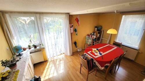 15 - 6 Zimmer Mehrfamilienhaus, Wohnhaus in Regis-Breitingen