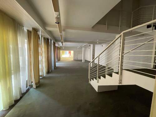 Gewerbefläche Erdgeschoss Vorderhaus und Zwischentrakt - 