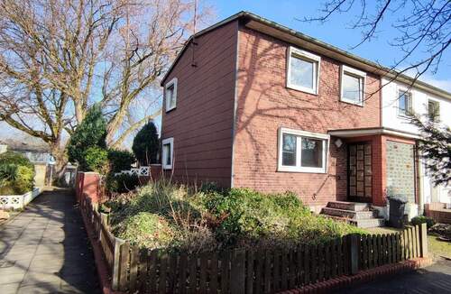 Hausansicht - Kleines Haus mit Potenzial! Reihenendhaus in sehr ruhiger Lage von Gladbeck