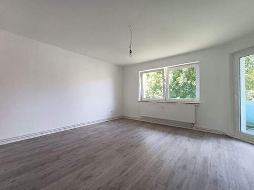 20250804_131945 - renoviert & in toller Lage - 699,00&nbsp;EUR Kaltmiete, ca.&nbsp; 64,40&nbsp;m&sup2;&nbsp;Wohnfl&auml;che