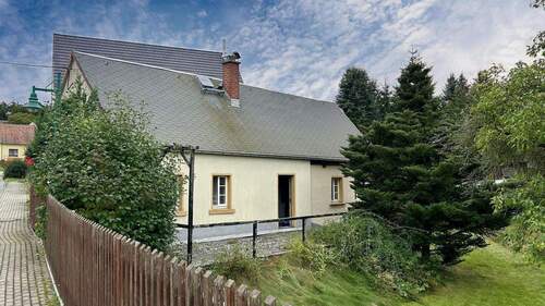 Straßenansicht - 5 Zimmer Mehrfamilienhaus, Wohnhaus zum Kaufen in Oberlauterbach