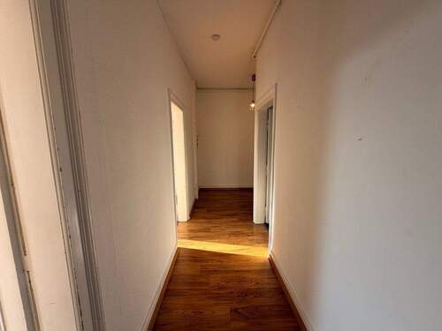 Langer Wohnungsflur - 