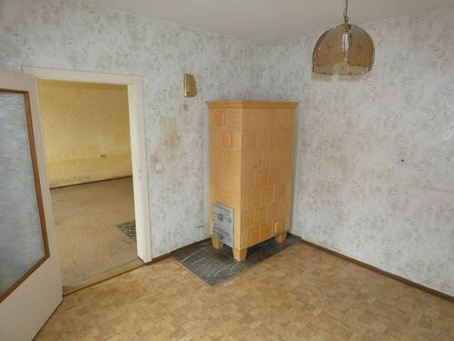 EG - Wohnen mit Kachelofen - 