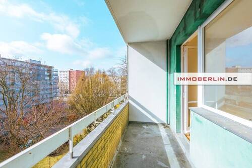 3 - 2 Zimmer Etagenwohnung in Berlin