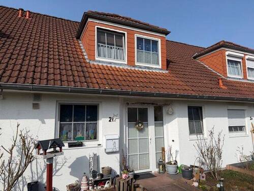 Hauseingang - Geräumiges Familienhaus mit 4 Zimmern in Langen, Geestland