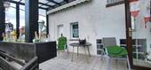 ÜBERDACHTER BALKON MIT ZUSÄTZLICH PLATZ - 