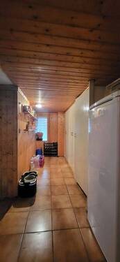 RAUM IM KELLER - 