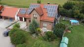 Bild 1 - GROßES FAMILIENWOHNHAUS - freihstehendes EFH mit Garage, Carport und Garten in Ortsrandlage